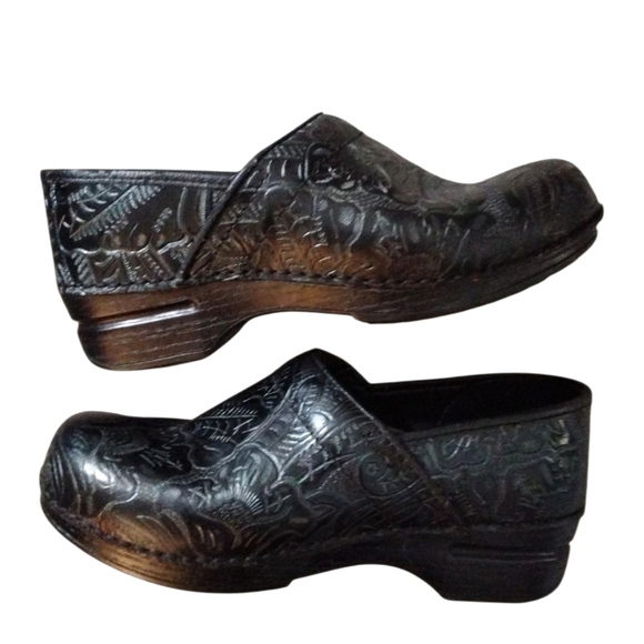 Dansko Black Comfort Mules for Everyday Wear - Picture 1 of 10